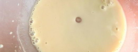 дрожжевые блины с луково-сырной начинкой. Шаг 4