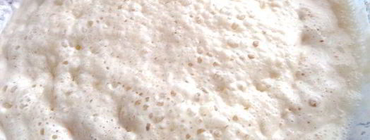 дрожжевые блины с луково-сырной начинкой. Шаг 9