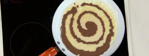 полосатые блинчики с шоколадной начинкой. Шаг 5