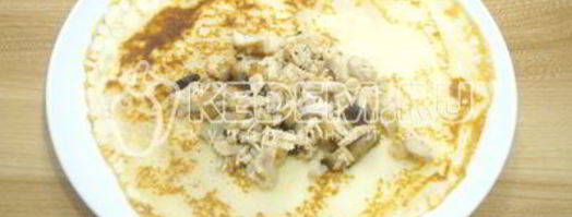 запеченные блины с курицей и грибами. Шаг 12