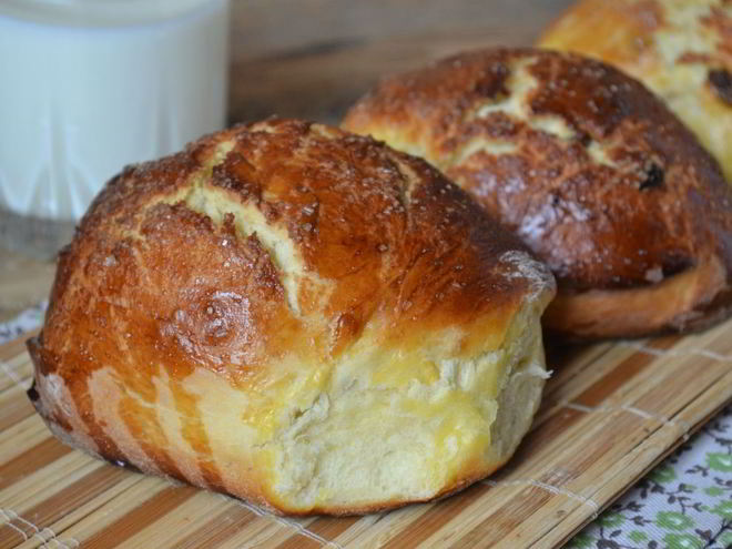 Рецепт булочек с изюмом из дрожжевого теста