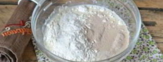 булочки с изюмом из дрожжевого теста. Шаг 3