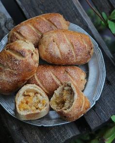 Булочки с сухофруктами