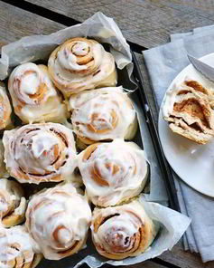 Булочки Синнабон в сырной глазури