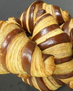 Двухцветные круассаны по-домашнему