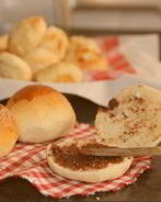 Молочные булочки для завтрака