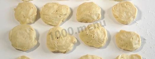 плюшки из дрожжевого теста. Шаг 10