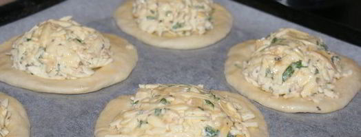 ватрушки с копченым сыром и чесноком. Шаг 6