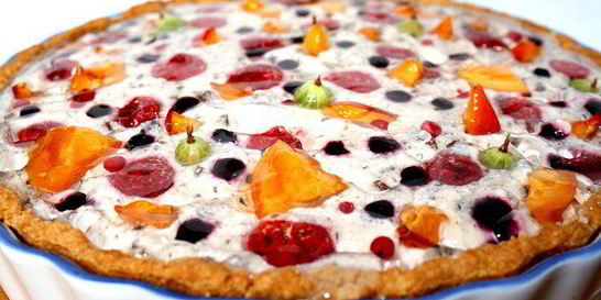 Чизкейк с шоколадом и летними ягодами