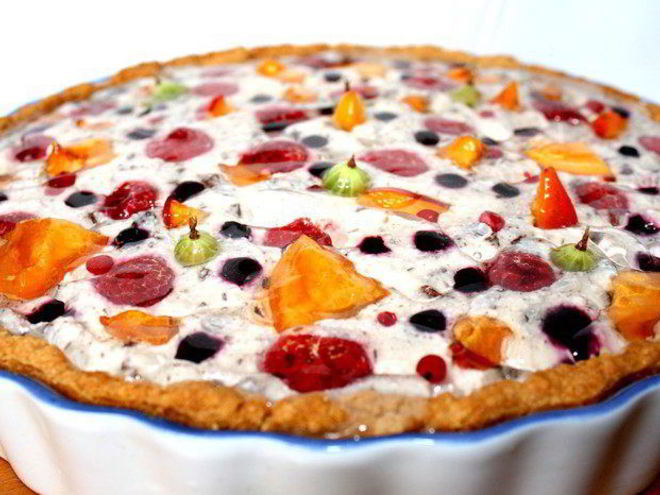 Рецепт чизкейка с шоколадом и летними ягодами