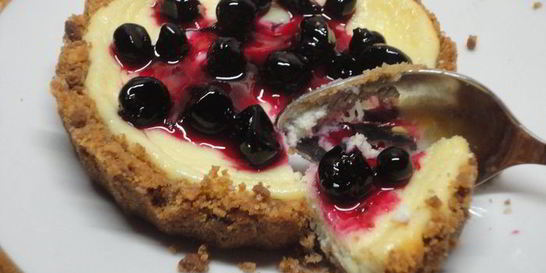 Мини-чизкейки с ягодами