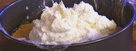 очень простой лимонный чизкейк с ягодами. Шаг 9