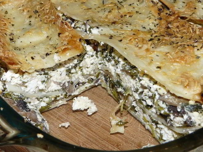Рецепт греческой выпечки с сыром, шпинатом и грибами