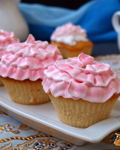 Капкейки на молоке с белковым кремом