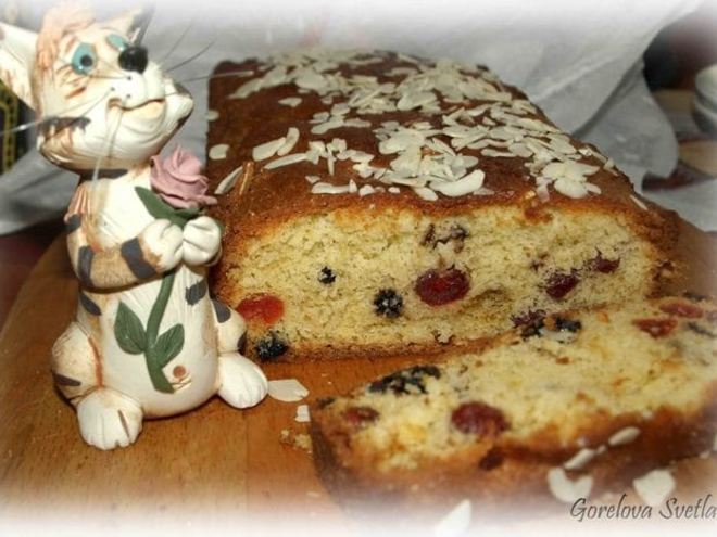 Рецепт кекса с вяленой вишней, арахисом и шоколадом