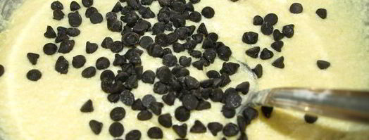 кекс с вяленой вишней, арахисом и шоколадом. Шаг 3