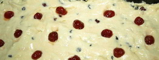 кекс с вяленой вишней, арахисом и шоколадом. Шаг 6