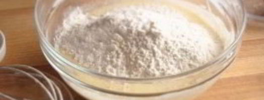 кексики на сметане с конфетами. Шаг 5