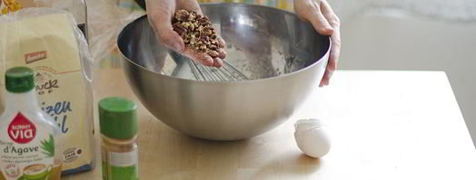 кексы из цельнозерновой муки с яблоками и пеканом. Шаг 3