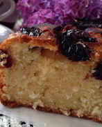 Кокосовый кекс с вишней