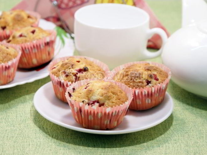 Рецепт ванильных кексов с брусникой