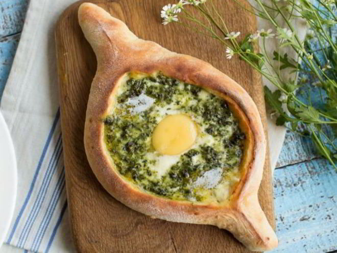 Рецепт хачапури — лодочки со шпинатом