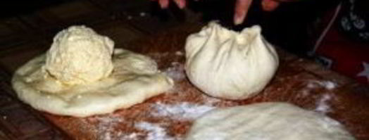 хачапури с сыром и яйцом. Шаг 5