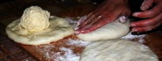 хачапури с сыром и яйцом. Шаг 6