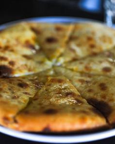 Хачапури с запеченным картофелем, жареным луком и грибами