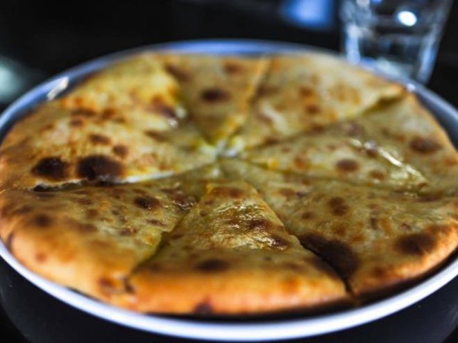 Рецепт хачапури с запеченным картофелем, жареным луком и грибами