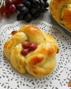 Булочки с изюмом в хлебопечке