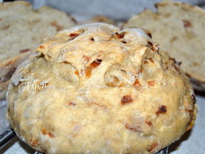 Рецепт хлеба из пшенично-ржаного теста с беконом и луком