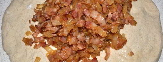 хлеб из пшенично-ржаного теста с беконом и луком. Шаг 5