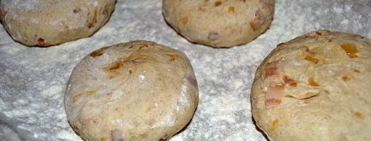 хлеб из пшенично-ржаного теста с беконом и луком. Шаг 11