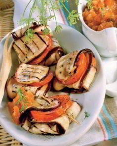 Конвертики из баклажанов с помидорами и хреном