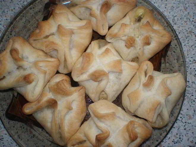 Рецепт конвертиков из слоеного теста