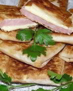 Армянский лаваш с начинкой из ветчины и сыра