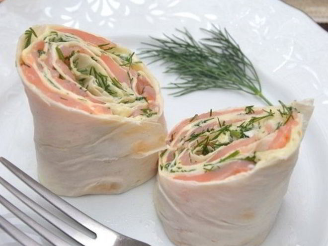 Рецепт лаваша с сыром, и семгой, и зеленью