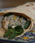 Лаваш с тунцом, яйцом и сладкой кукурузой