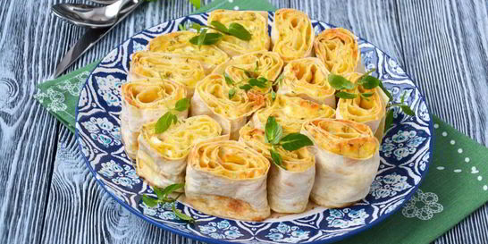 Лаваш с творогом и сыром в духовке