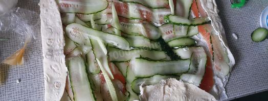 рулет с рыбой в лаваше. Шаг 4