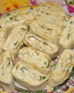 Рулетики из лаваша с чесноком