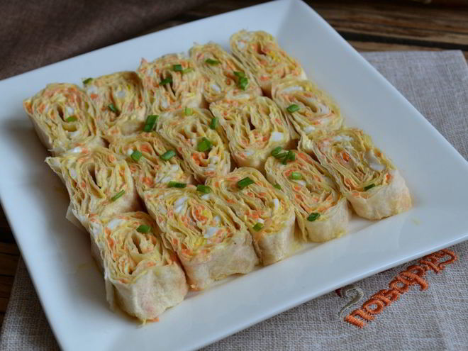Рецепт рулетиков из лаваша с корейской морковкой