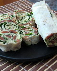 Рулетики из лаваша с красной рыбой