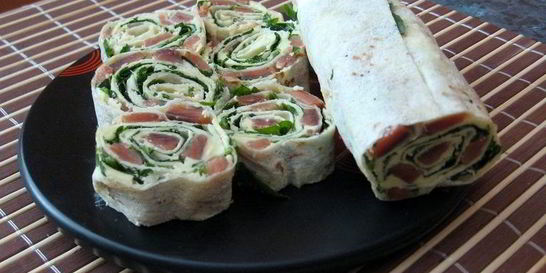 Рулетики из лаваша с красной рыбой