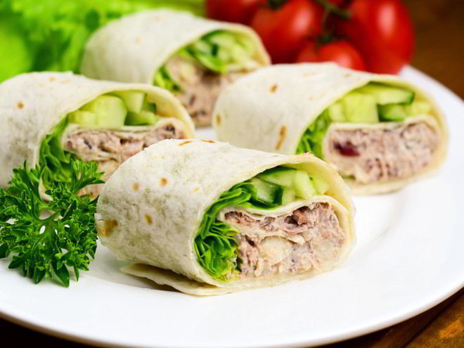 Рецепт рулетов из лаваша с корейской и свежей морковью