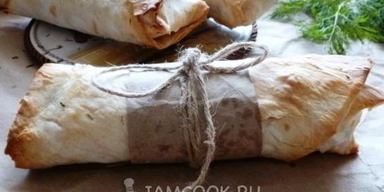 Сосиска в лаваше с сыром и огурчиком