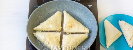 жареный лаваш с колбасой и сыром. Шаг 11