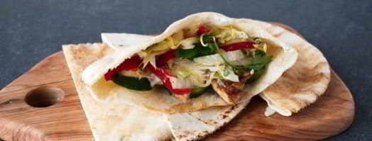 арабская пита с курицей и овощами. Шаг 15