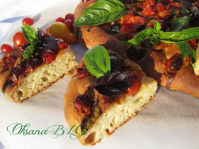 Рецепт фокаччи с ароматными томатами